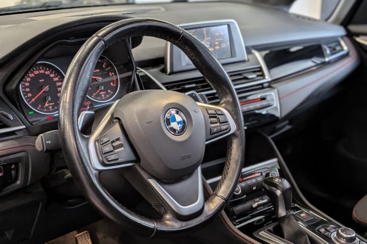 BMW SERIE 2 218d 150cv Lounge A / Toit Ouvrant / Camera / GPS — photo 4