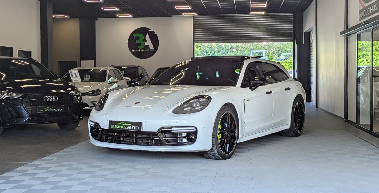 PORSCHE PANAMERA Turbo S 4.0 V8 680cv PDK Hybrid Sport Turismo / Blanc Carrara / 53000€ d'options — photo 2