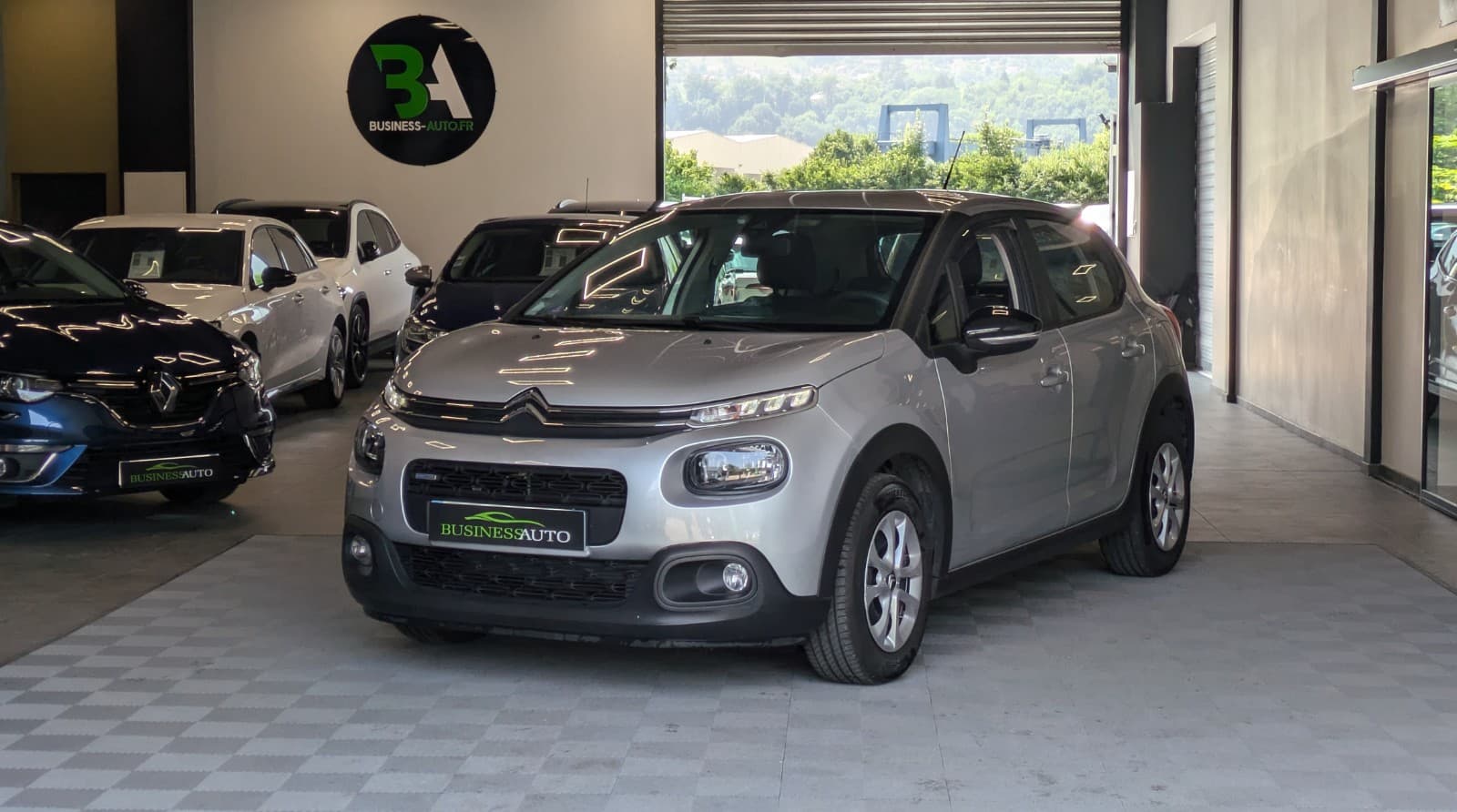 CITROEN C3 ESSENCE 82cv Live / 5 Portes / Attelage / Crit'Air 1 — photo 1