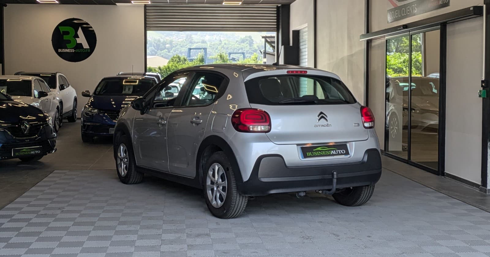 CITROEN C3 ESSENCE 82cv Live / 5 Portes / Attelage / Crit'Air 1 — photo 9