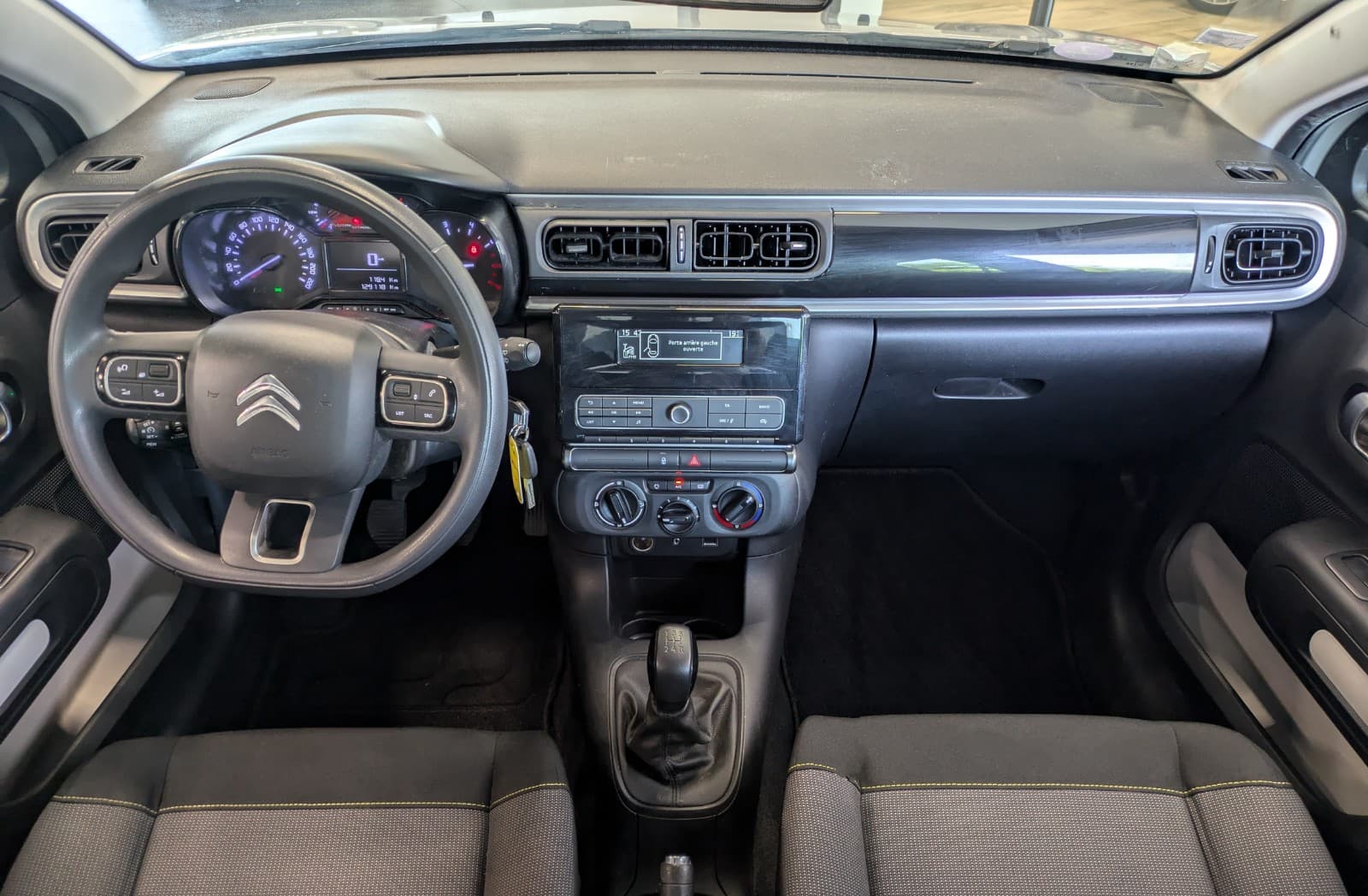 CITROEN C3 ESSENCE 82cv Live / 5 Portes / Attelage / Crit'Air 1 — photo 3