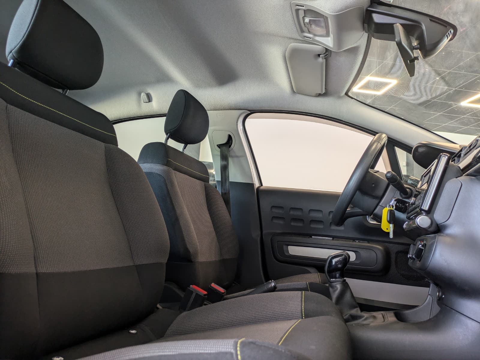 CITROEN C3 ESSENCE 82cv Live / 5 Portes / Attelage / Crit'Air 1 — photo 5