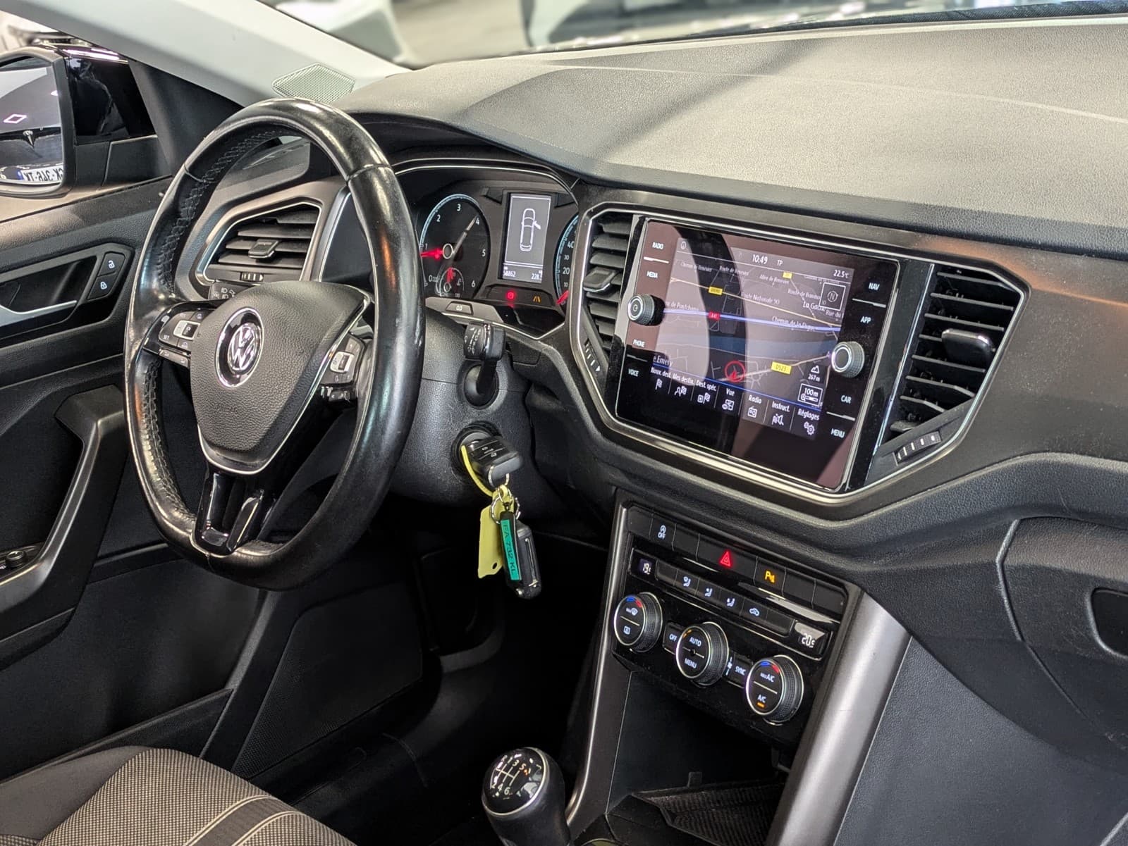 VOLKSWAGEN T-ROC 1.6 TDI 115cv Lounge / Attelage / GPS / Camera — photo 5