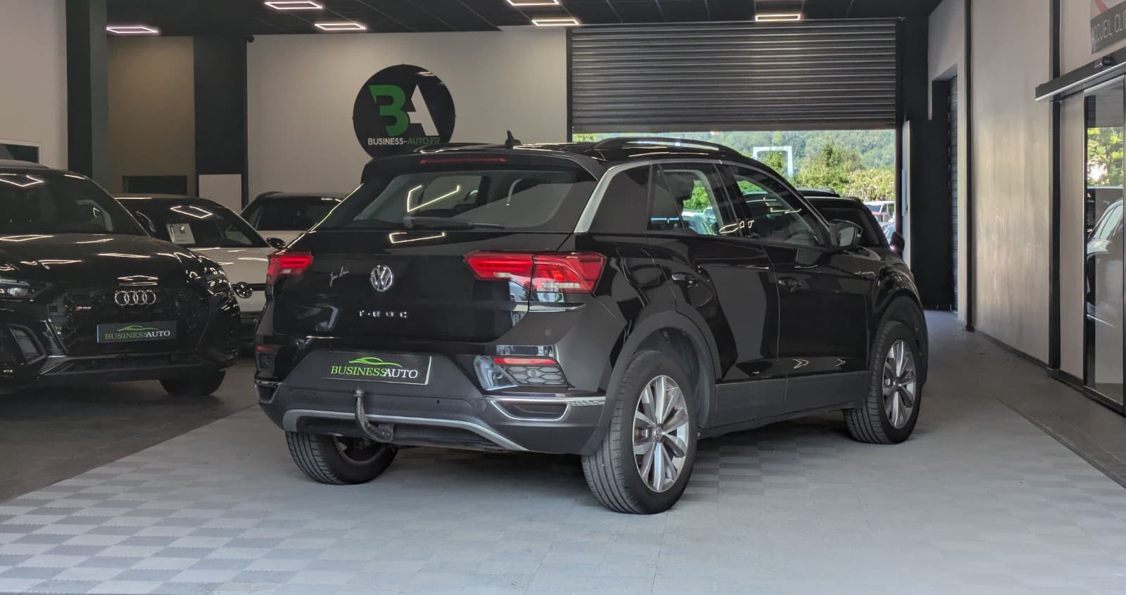 VOLKSWAGEN T-ROC 1.6 TDI 115cv Lounge / Attelage / GPS / Camera — photo 9