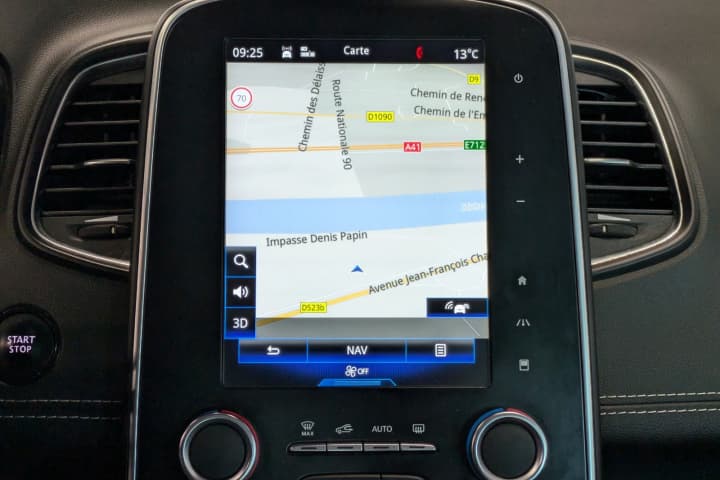 RENAULT SCENIC TCe 140 Energy Intens — photo 12