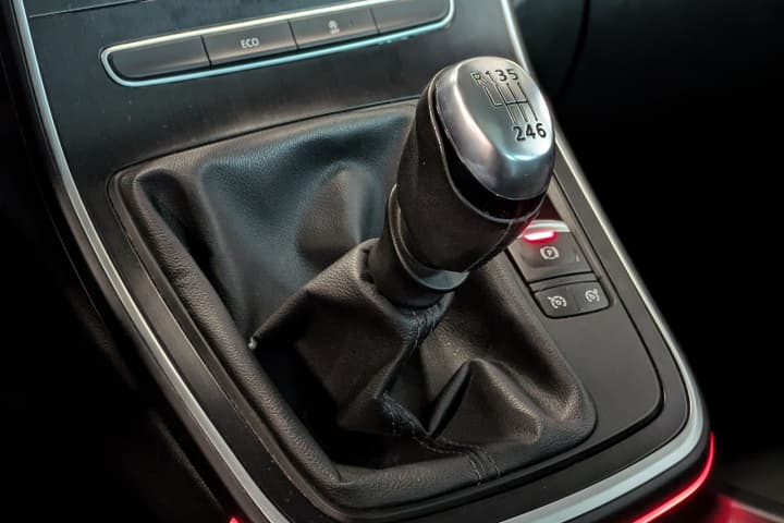 RENAULT SCENIC TCe 140 Energy Intens — photo 8