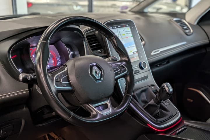 RENAULT SCENIC TCe 140 Energy Intens — photo 5