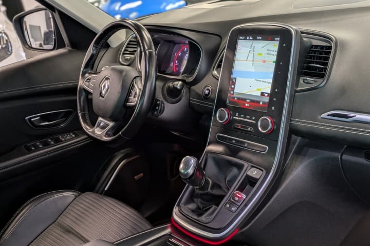 RENAULT SCENIC TCe 140 Energy Intens — photo 6