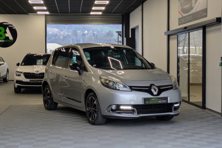 RENAULT SCENIC TCe 130cv Energy Bose Edition / GPS / Caméra de recul / Bluetooth — photo 2