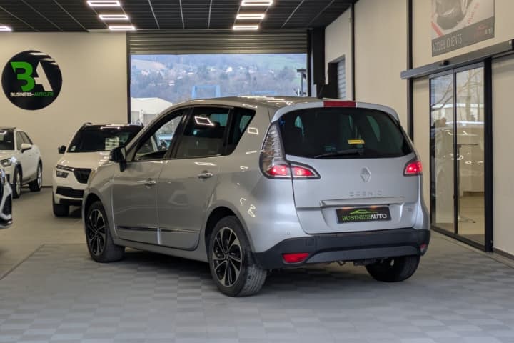 RENAULT SCENIC TCe 130cv Energy Bose Edition / GPS / Caméra de recul / Bluetooth — photo 9