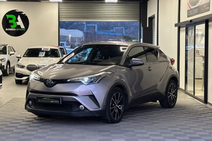 TOYOTA C-HR 122h Graphic — photo 1