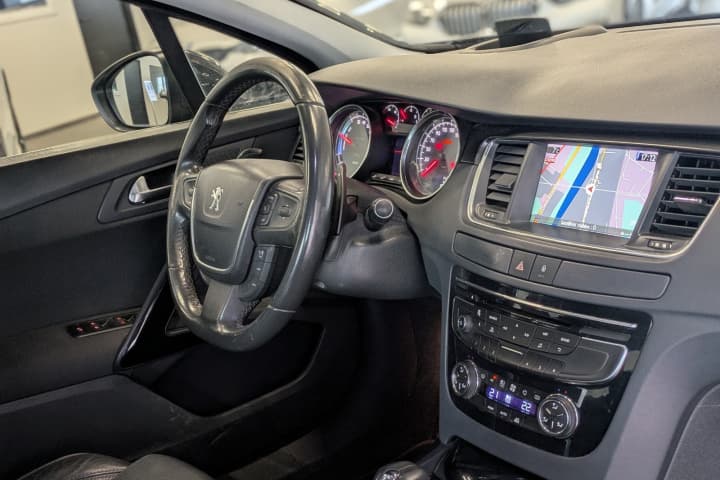 PEUGEOT 508 2.0 HDi 163ch FAP BMP6 + Electric 37ch Allure — photo 6