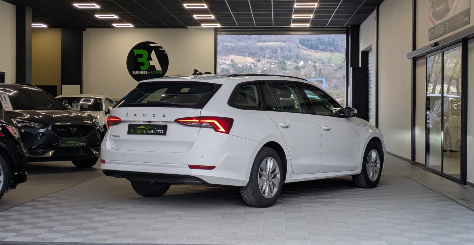 SKODA OCTAVIA 2.0 TDI 116cv DSG7 Ambition / GPS / CarPlay / Volant Chauffant / Camera — photo 9