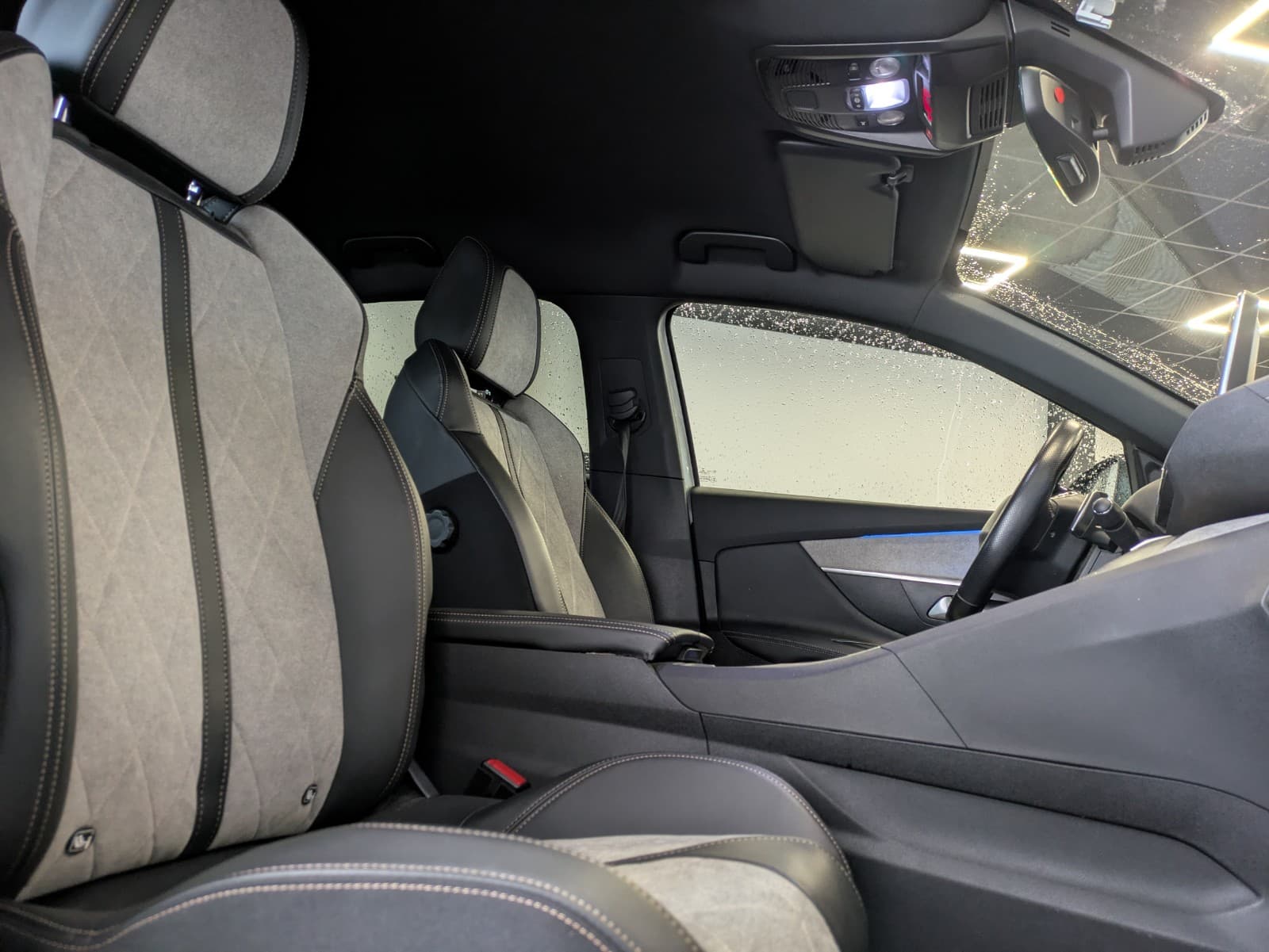 PEUGEOT 3008 Hybrid4 300cv e-EAT8 GT / GPS / Caméra de recul / CarPlay — photo 5