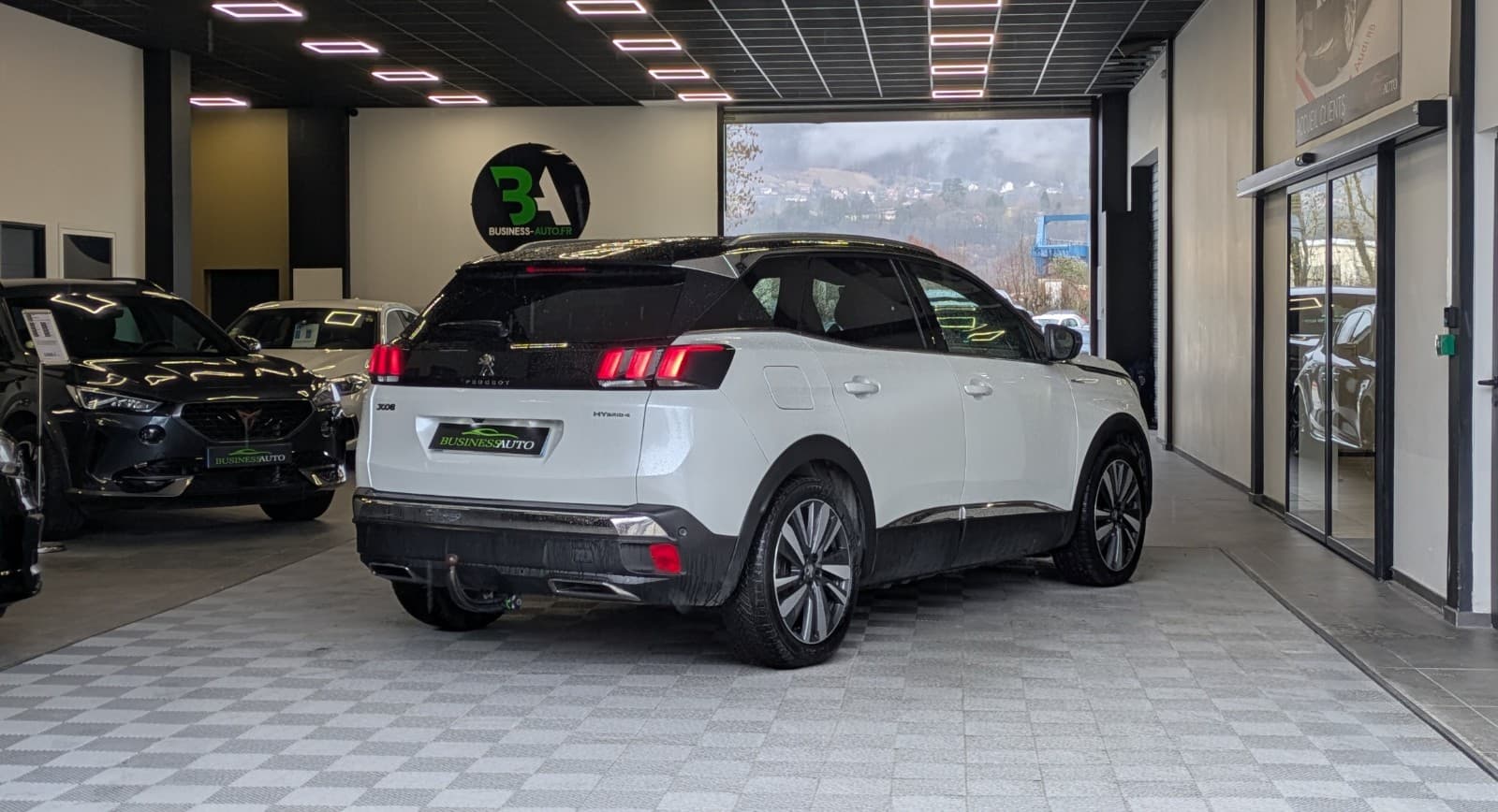 PEUGEOT 3008 Hybrid4 300cv e-EAT8 GT / GPS / Caméra de recul / CarPlay — photo 9