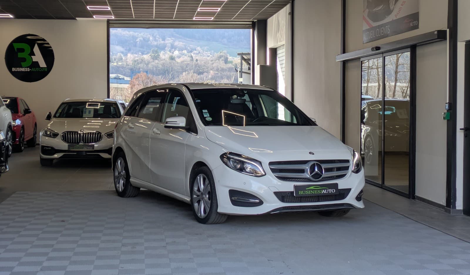 MERCEDES CLASSE B 200 d 136cv 7-G DCT Sensation / GPS / Cuir / Camera — photo 2