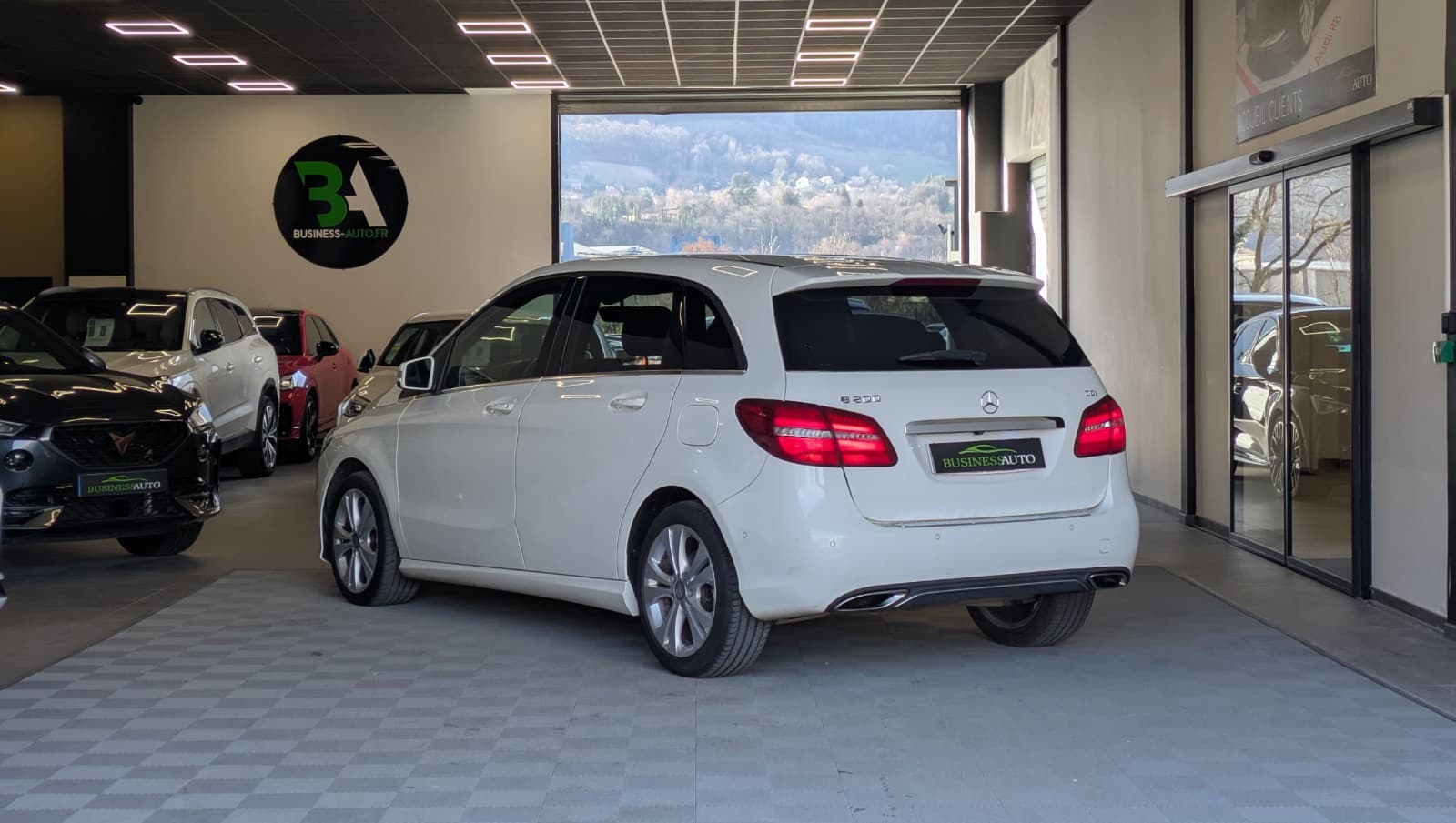 MERCEDES CLASSE B 200 d 136cv 7-G DCT Sensation / GPS / Cuir / Camera — photo 10