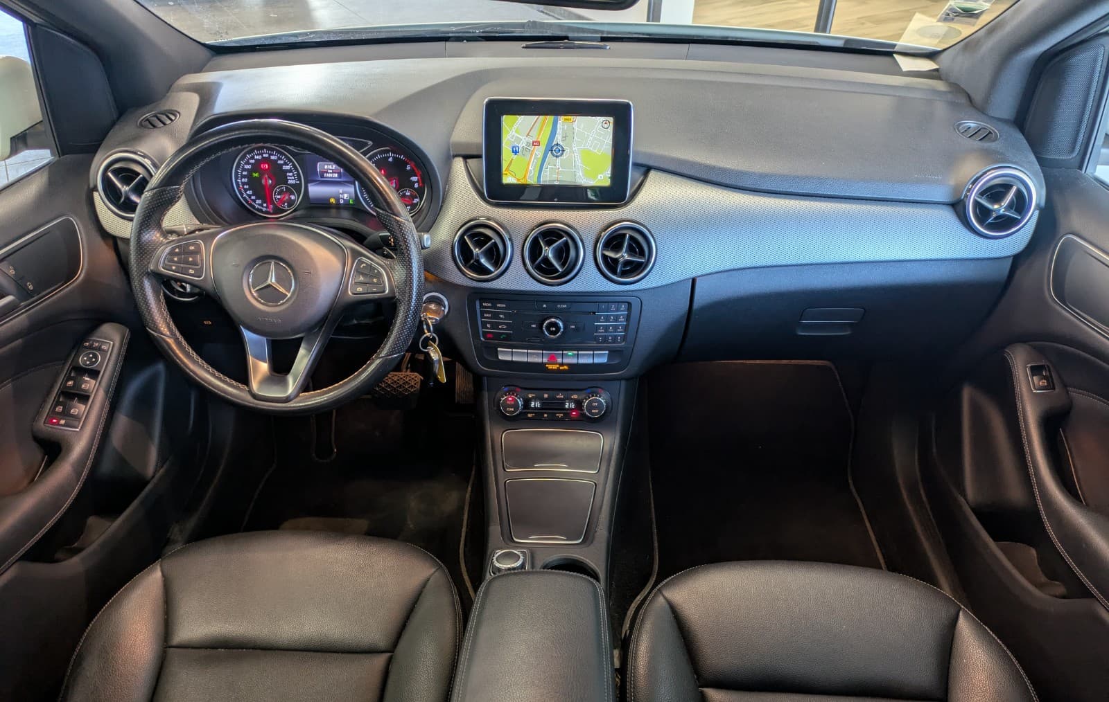 MERCEDES CLASSE B 200 d 136cv 7-G DCT Sensation / GPS / Cuir / Camera — photo 3