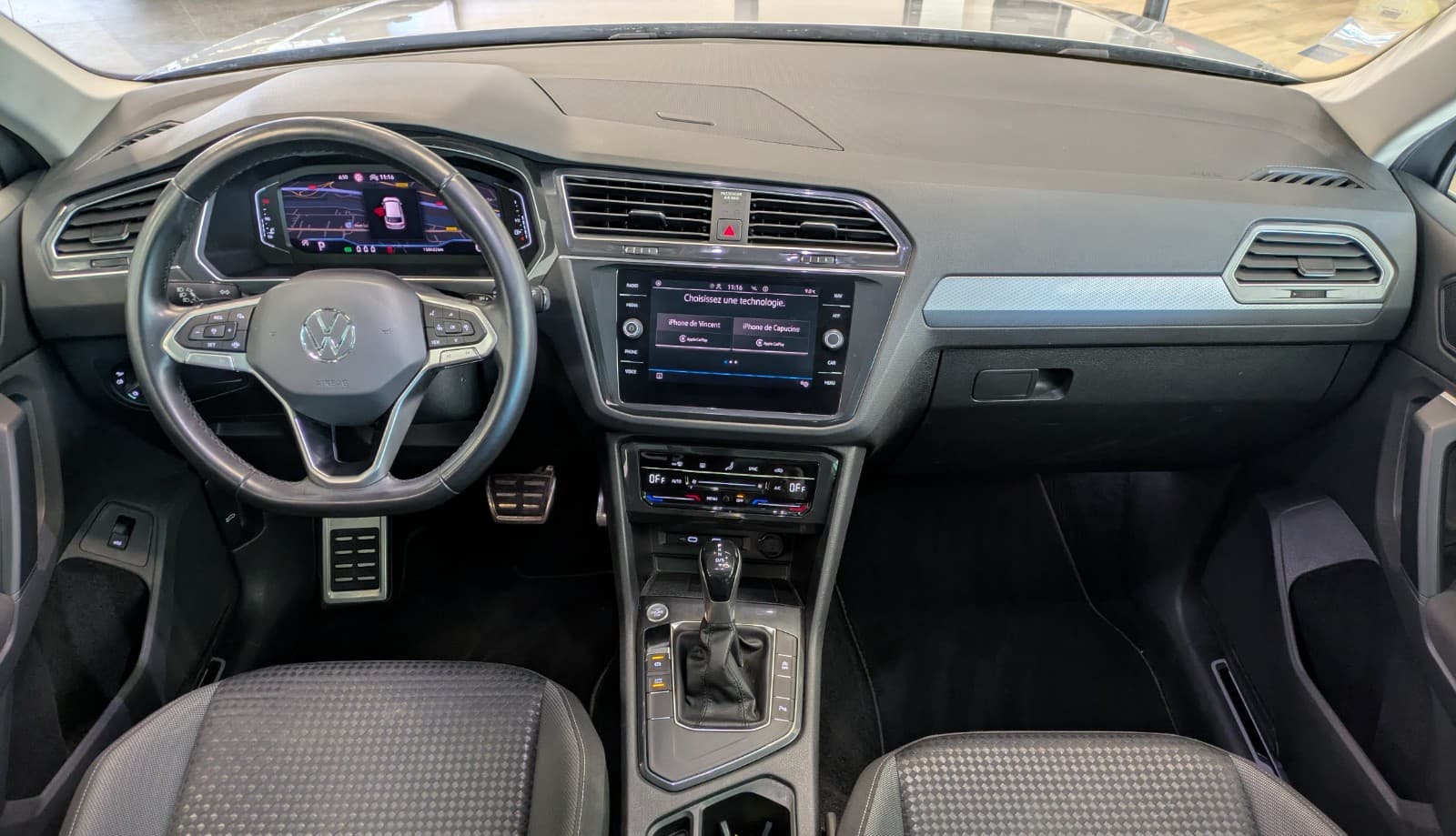 VOLKSWAGEN TIGUAN 2.0L TDI 150cv DSG7 Active / GPS / Caméra de recul / CarPlay — photo 3