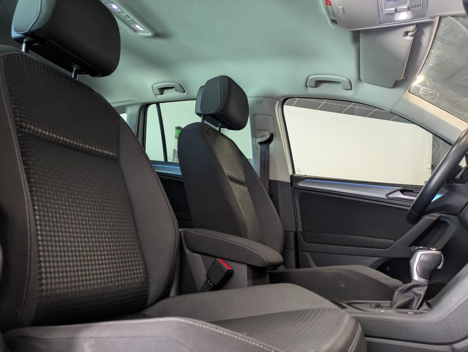 VOLKSWAGEN TIGUAN 2.0L TDI 150cv DSG7 Active / GPS / Caméra de recul / CarPlay — photo 5