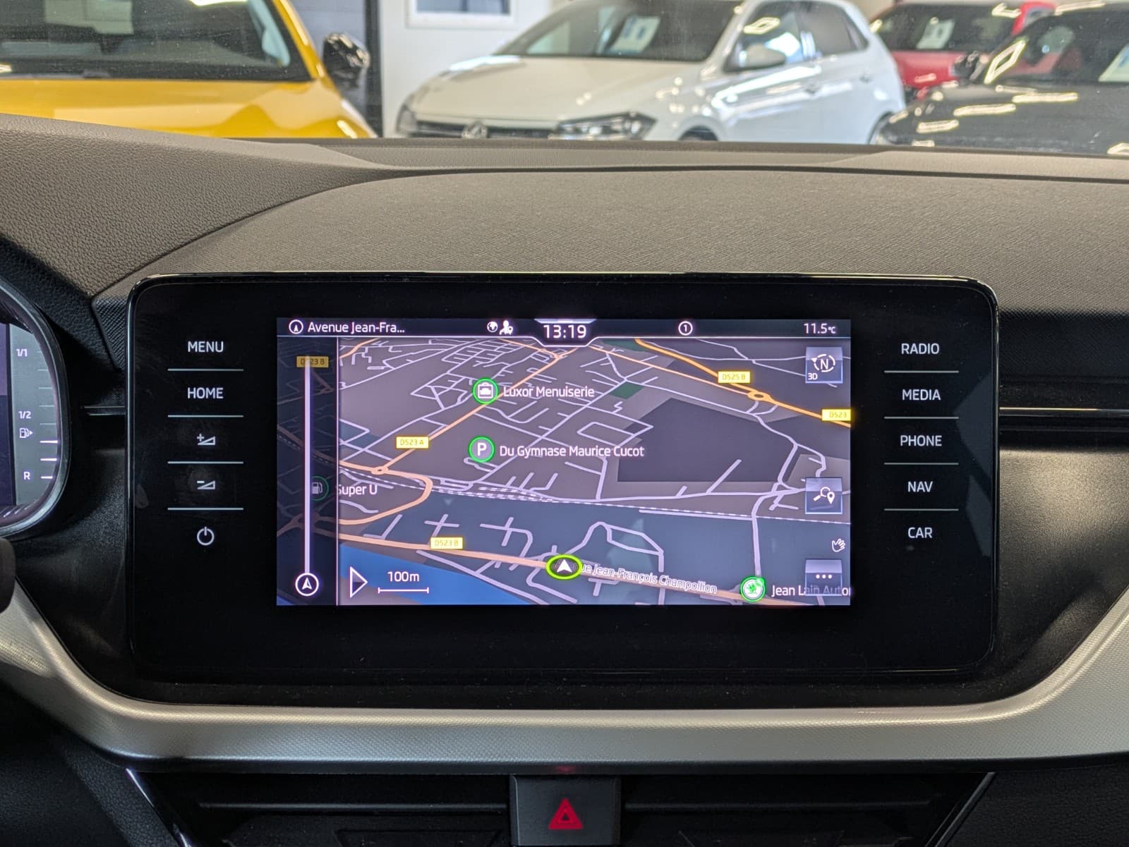 SKODA SCALA 1.6 TDI 116 ch DSG7 Business / Carplay / Aide au stationnement / GPS — photo 8