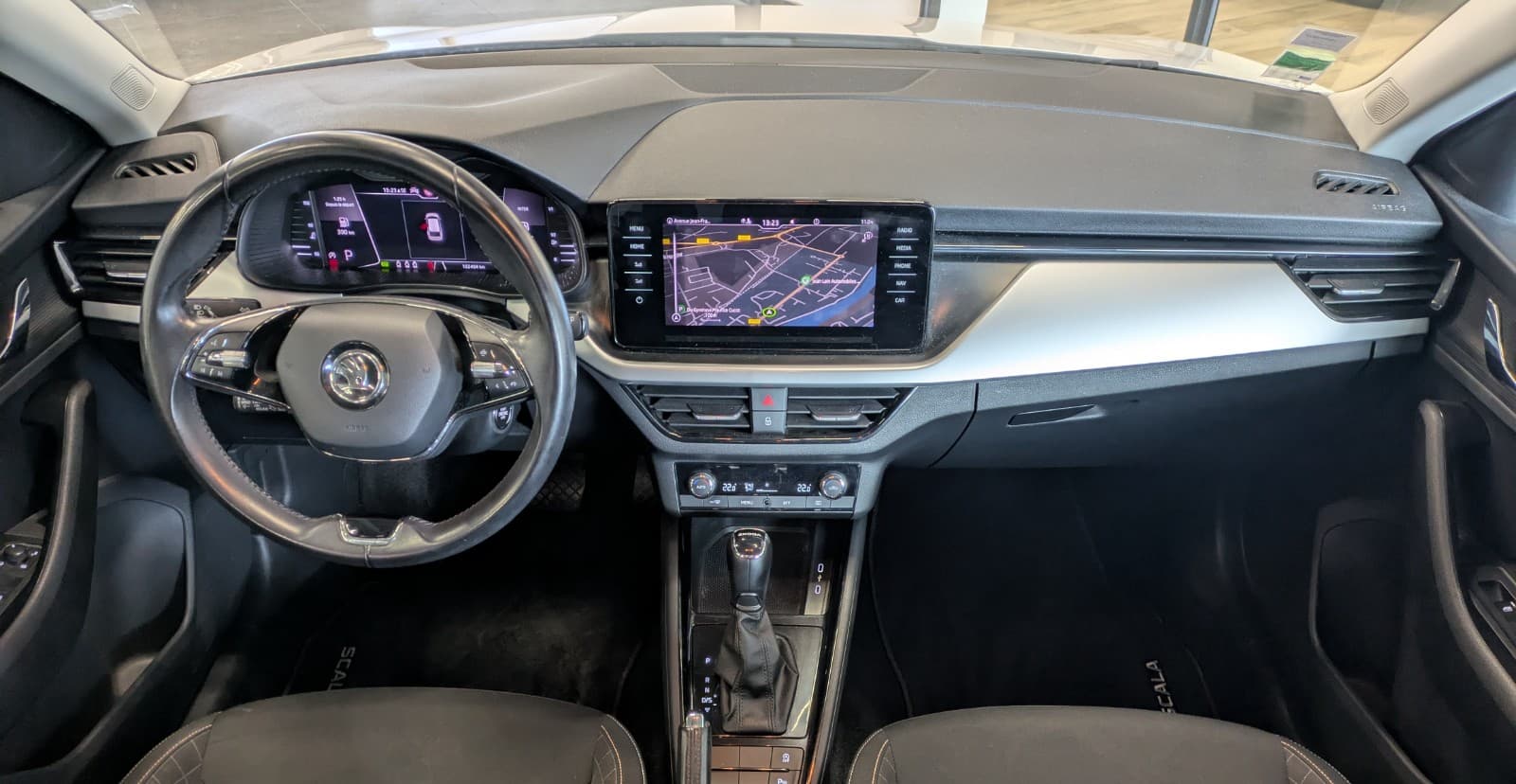 SKODA SCALA 1.6 TDI 116 ch DSG7 Business / Carplay / Aide au stationnement / GPS — photo 3