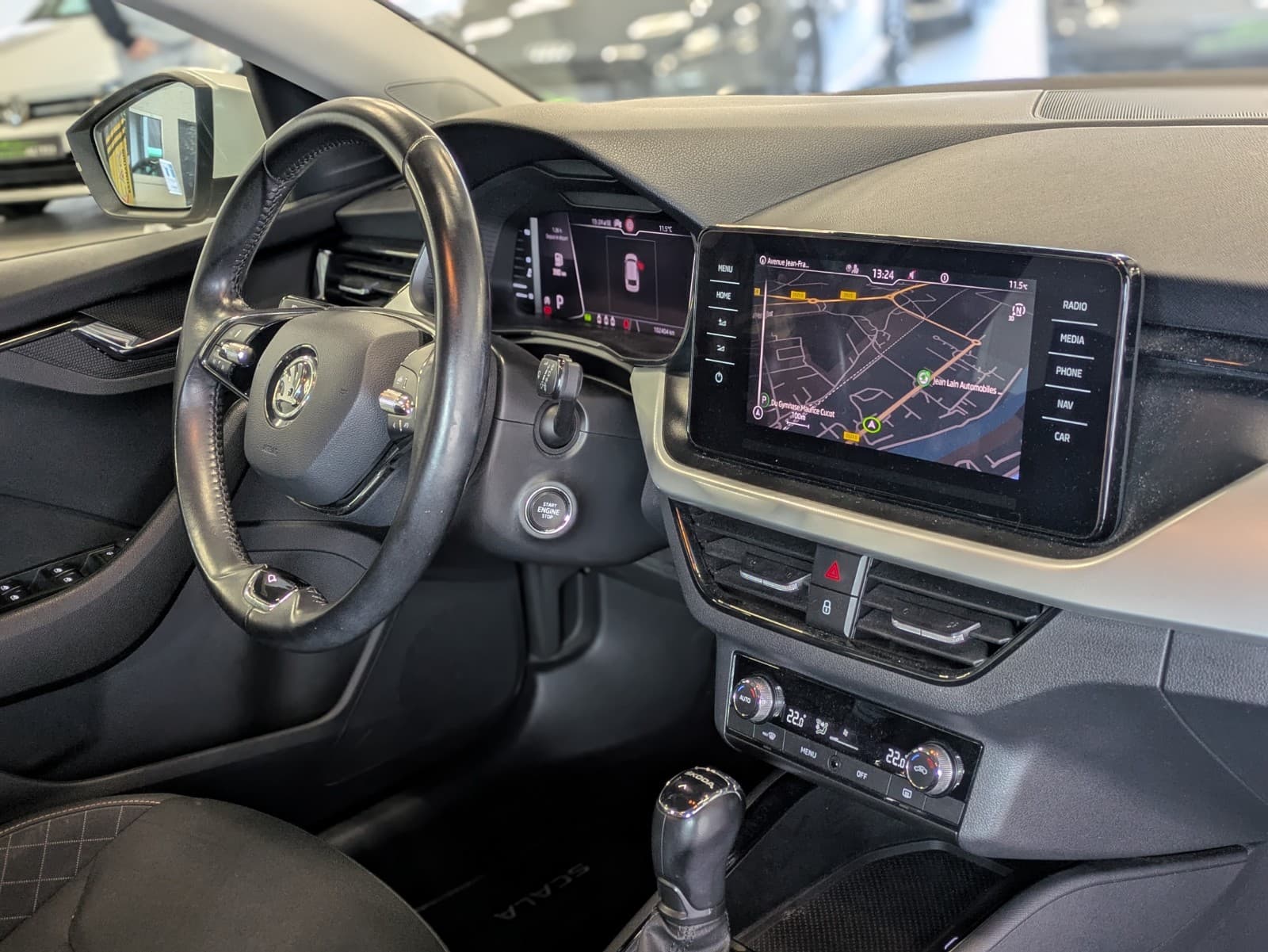 SKODA SCALA 1.6 TDI 116 ch DSG7 Business / Carplay / Aide au stationnement / GPS — photo 6