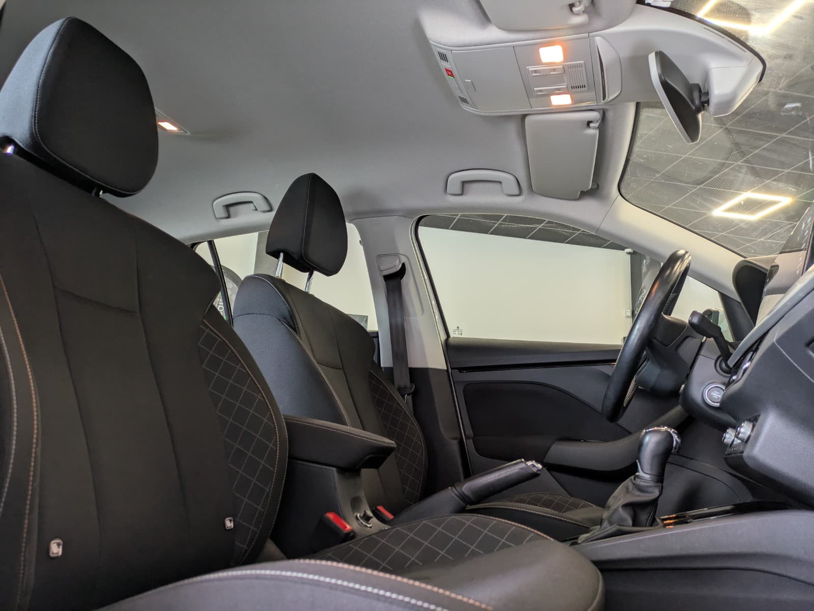 SKODA SCALA 1.6 TDI 116 ch DSG7 Business / Carplay / Aide au stationnement / GPS — photo 5