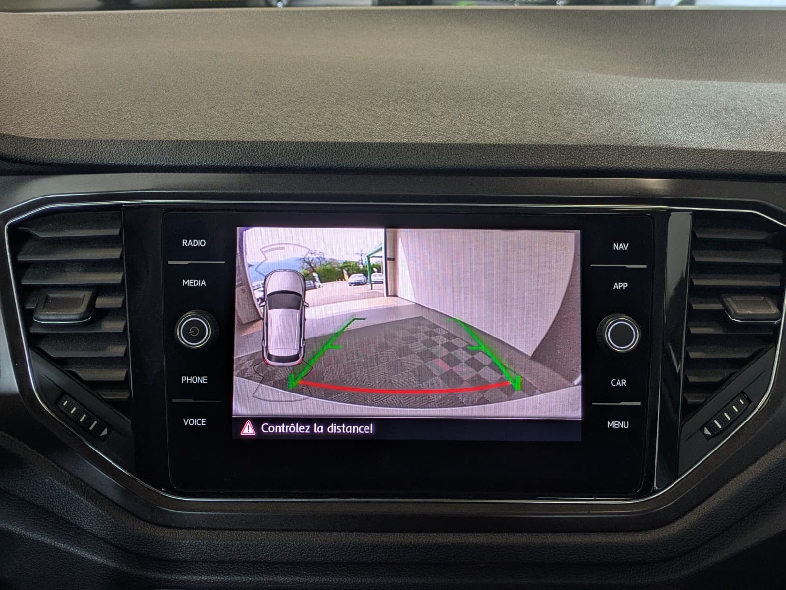 VOLKSWAGEN T-ROC 1.6 TDI 115cv Start/Stop BVM6 Lounge / GPS / Caméra de recul / Bluetooth — photo 8