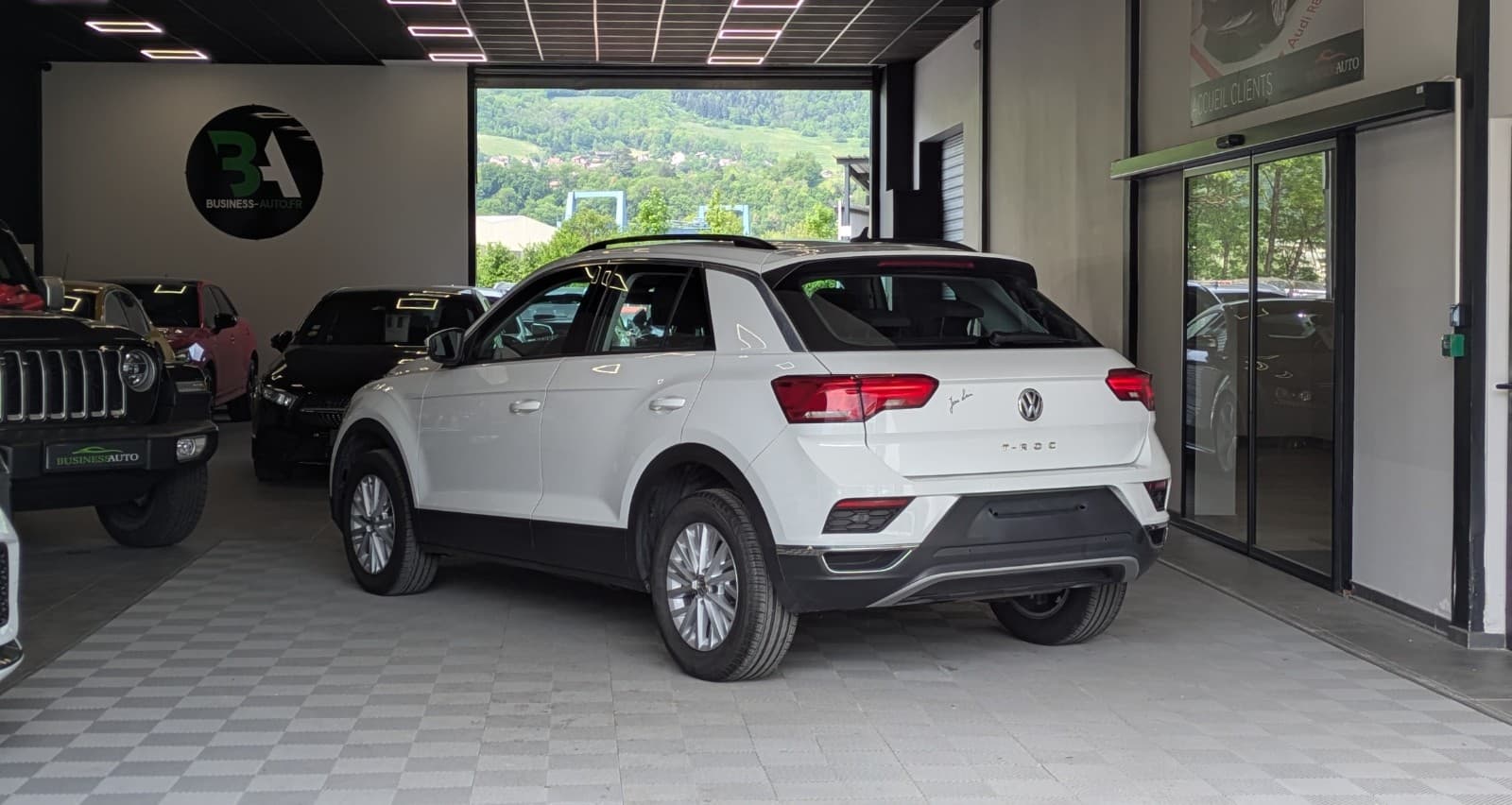 VOLKSWAGEN T-ROC 1.6 TDI 115cv Start/Stop BVM6 Lounge / GPS / Caméra de recul / Bluetooth — photo 10