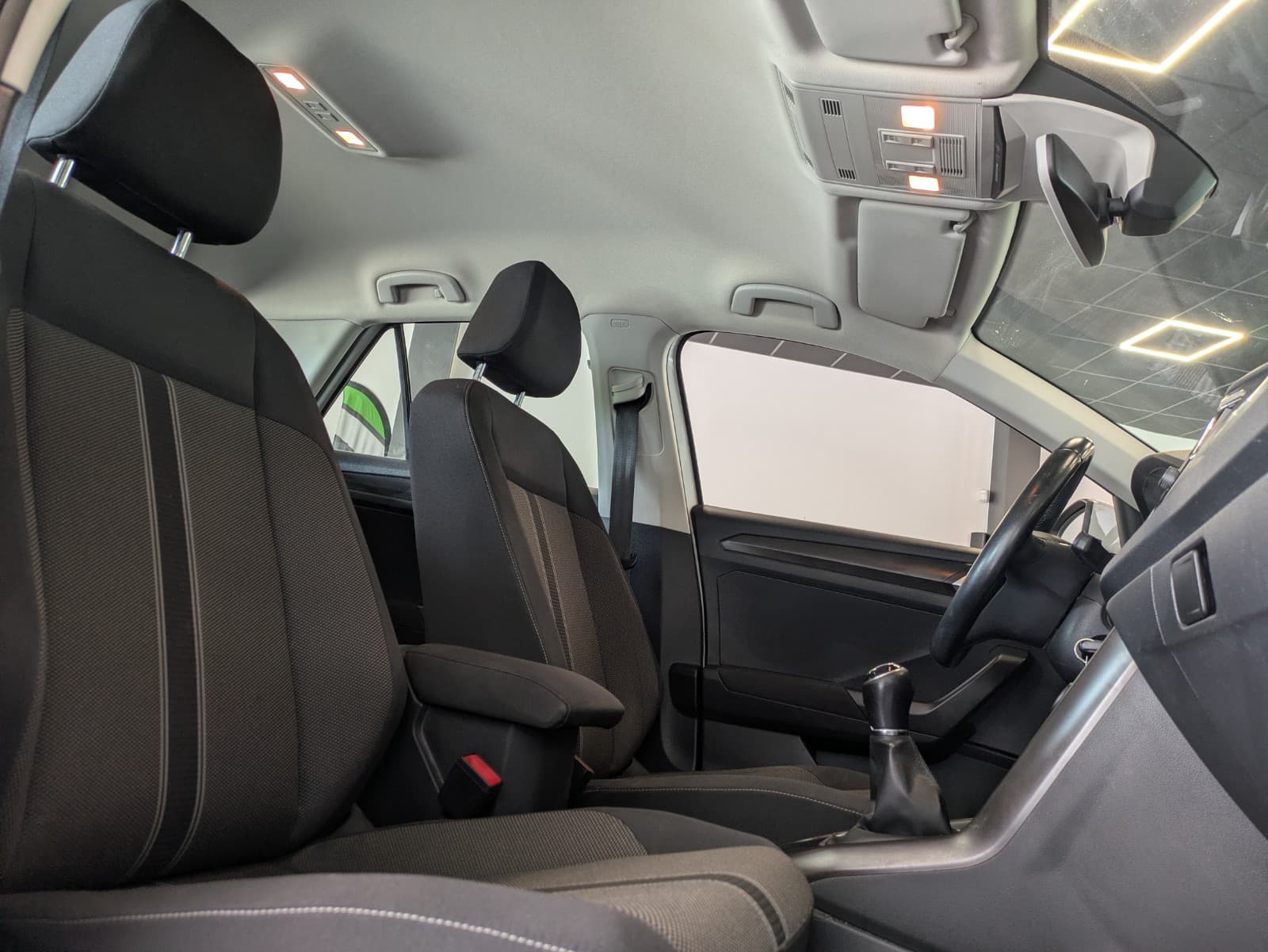 VOLKSWAGEN T-ROC 1.6 TDI 115cv Start/Stop BVM6 Lounge / GPS / Caméra de recul / Bluetooth — photo 5