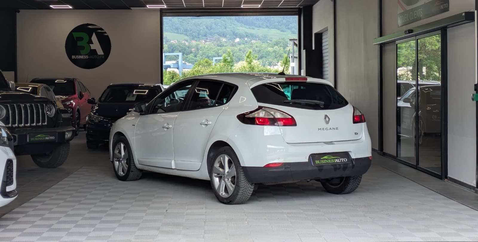 RENAULT MEGANE TCE 130cv Energy eco2 Limited / GPS / Bluetooth / Crit'air 1 — photo 10
