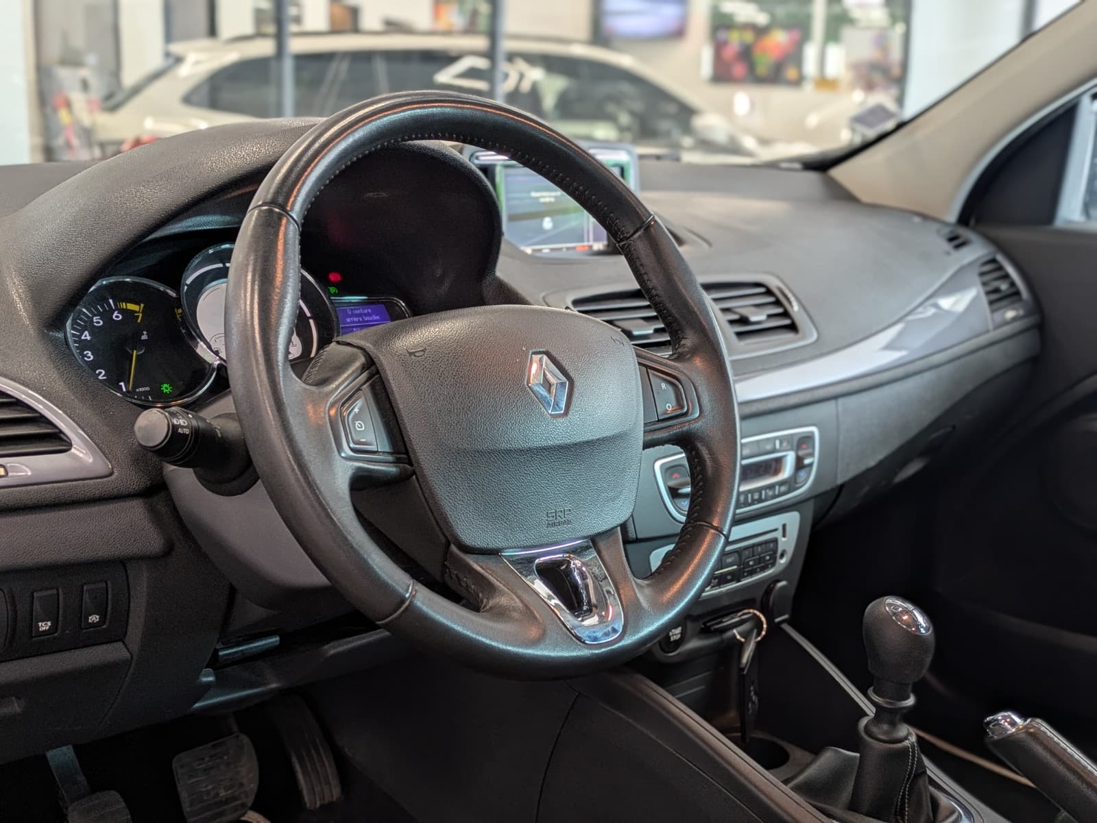 RENAULT MEGANE TCE 130cv Energy eco2 Limited / GPS / Bluetooth / Crit'air 1 — photo 7
