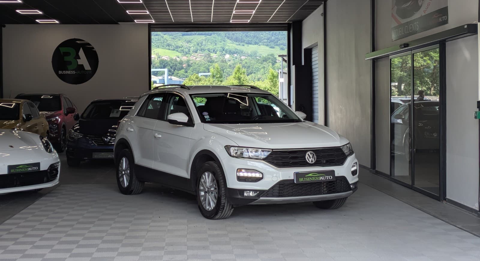 VOLKSWAGEN T-ROC 1.0 TSI 115cv Start/Stop BVM6 Lounge / GPS / Caméra de recul / CarPlay — photo 2