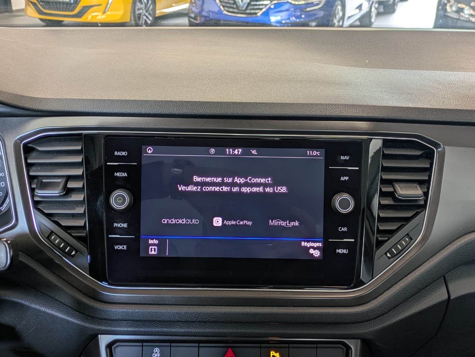 VOLKSWAGEN T-ROC 1.0 TSI 115cv Start/Stop BVM6 Lounge / GPS / Caméra de recul / CarPlay — photo 12