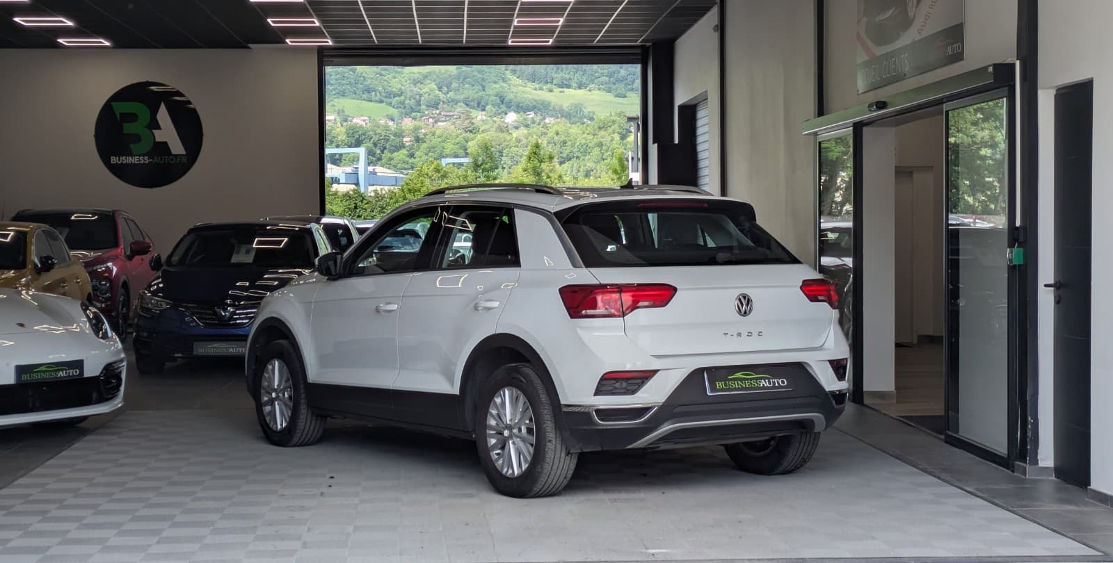 VOLKSWAGEN T-ROC 1.0 TSI 115cv Start/Stop BVM6 Lounge / GPS / Caméra de recul / CarPlay — photo 9