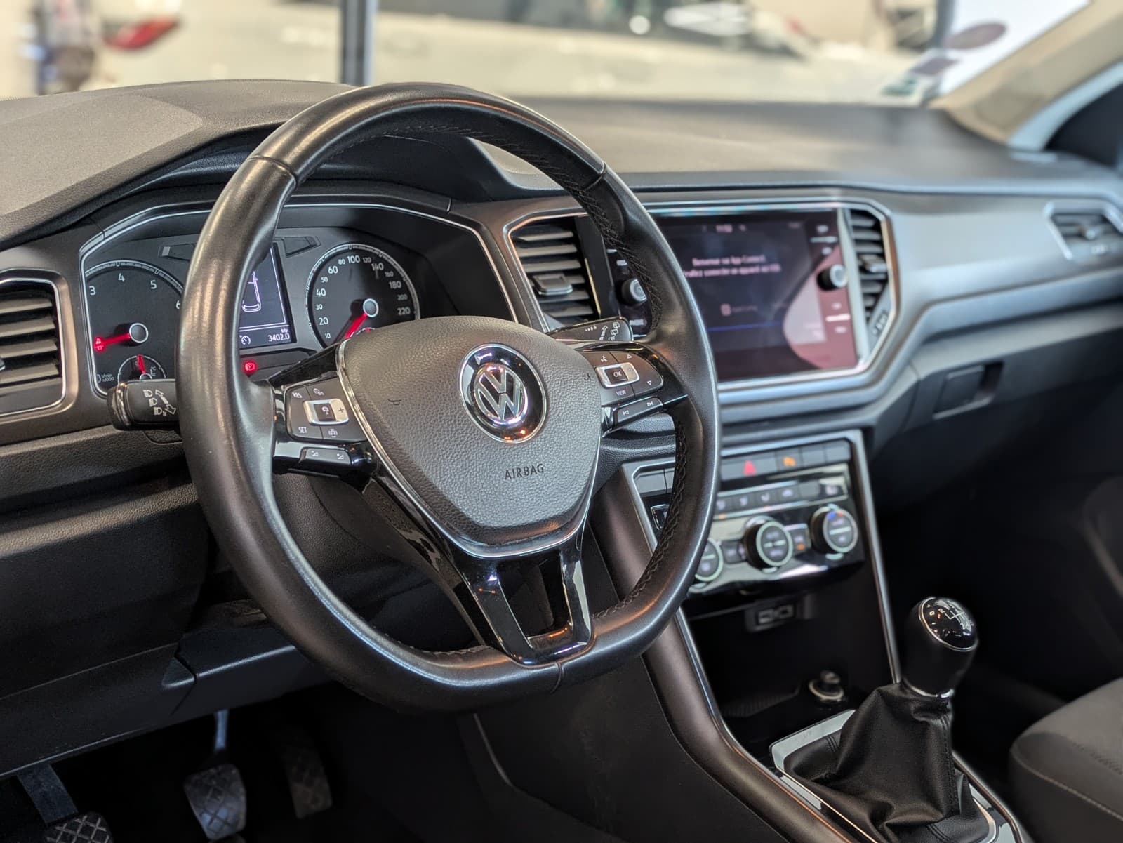VOLKSWAGEN T-ROC 1.0 TSI 115cv Start/Stop BVM6 Lounge / GPS / Caméra de recul / CarPlay — photo 7