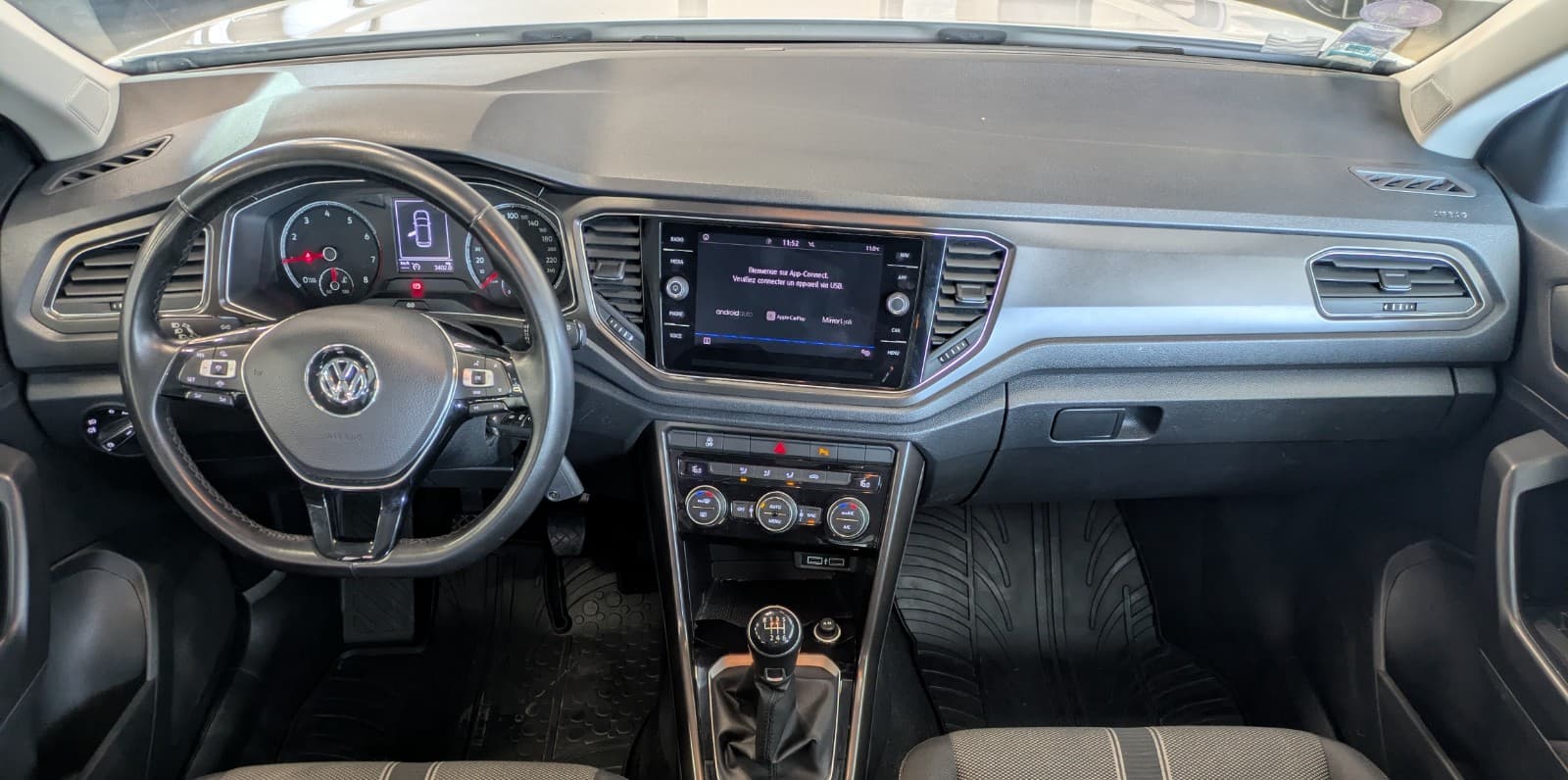 VOLKSWAGEN T-ROC 1.0 TSI 115cv Start/Stop BVM6 Lounge / GPS / Caméra de recul / CarPlay — photo 3