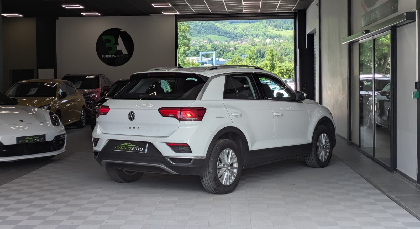 VOLKSWAGEN T-ROC 1.0 TSI 115cv Start/Stop BVM6 Lounge / GPS / Caméra de recul / CarPlay — photo 10