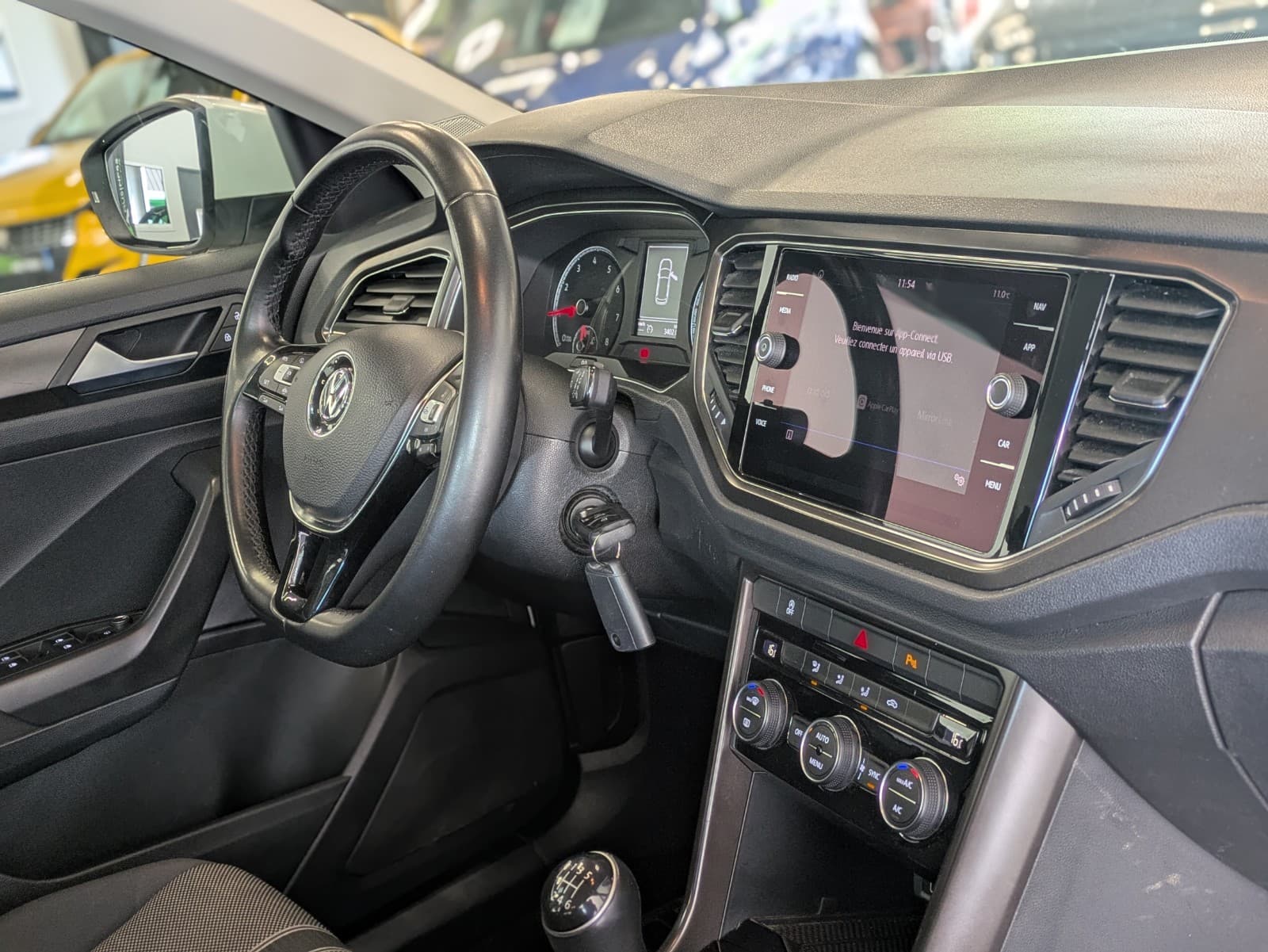 VOLKSWAGEN T-ROC 1.0 TSI 115cv Start/Stop BVM6 Lounge / GPS / Caméra de recul / CarPlay — photo 6