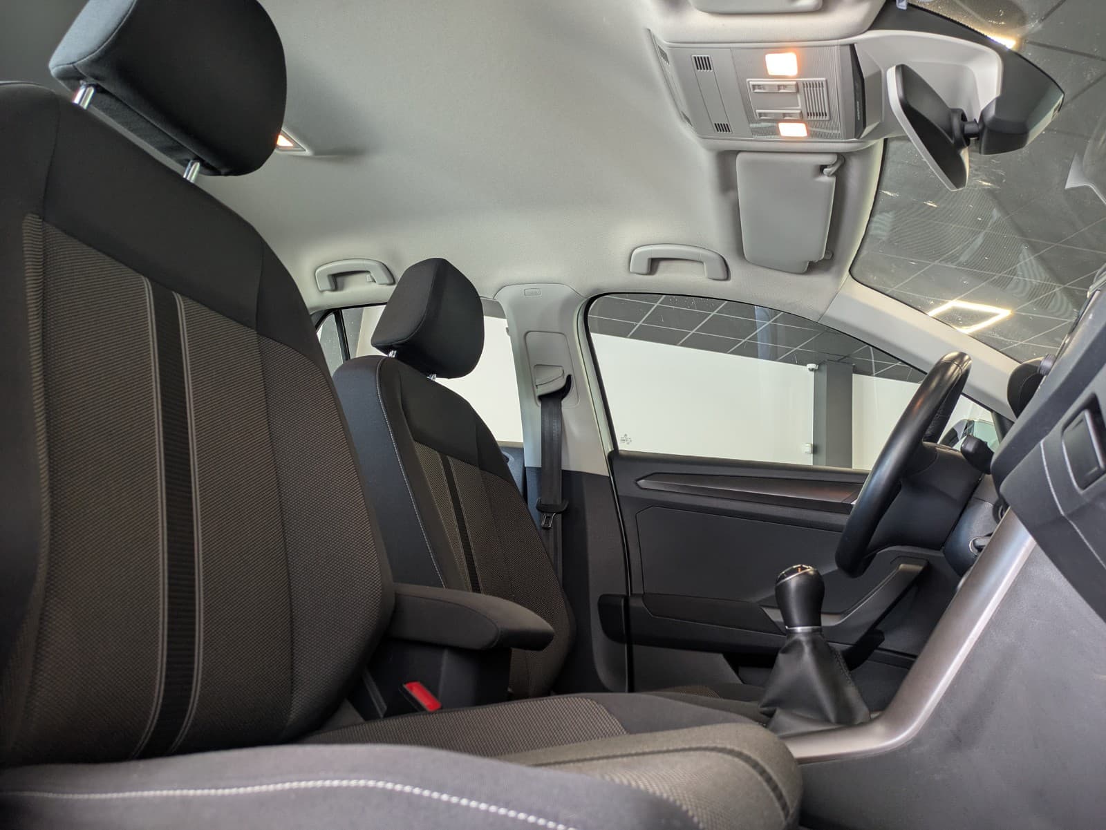 VOLKSWAGEN T-ROC 1.0 TSI 115cv Start/Stop BVM6 Lounge / GPS / Caméra de recul / CarPlay — photo 5