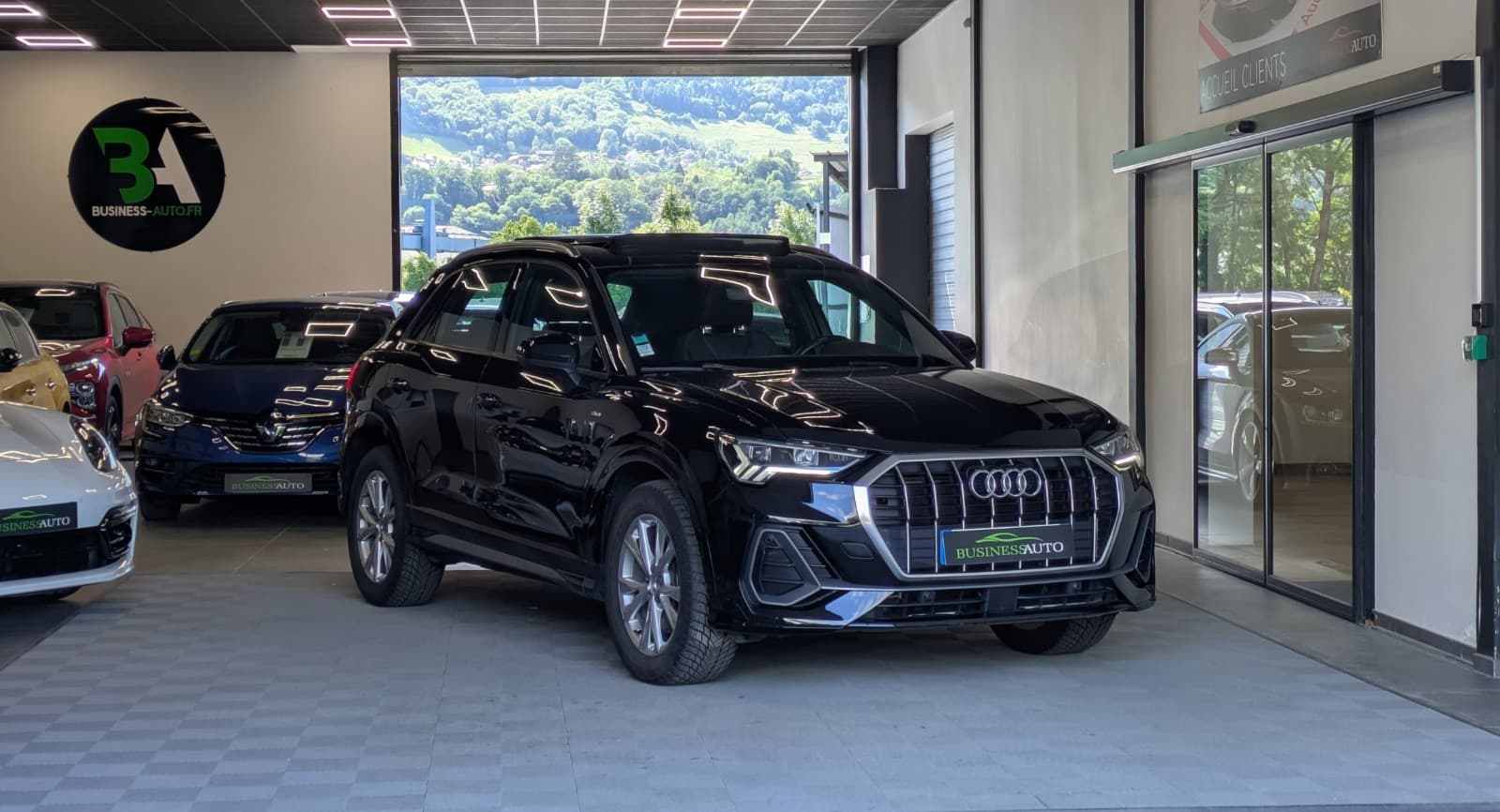AUDI Q3 40 TFSI 190cv S tronic 7 Quattro S line / Toit Ouvrant / GPS / CarPlay / Caméra de recul / Drive Select — photo 2