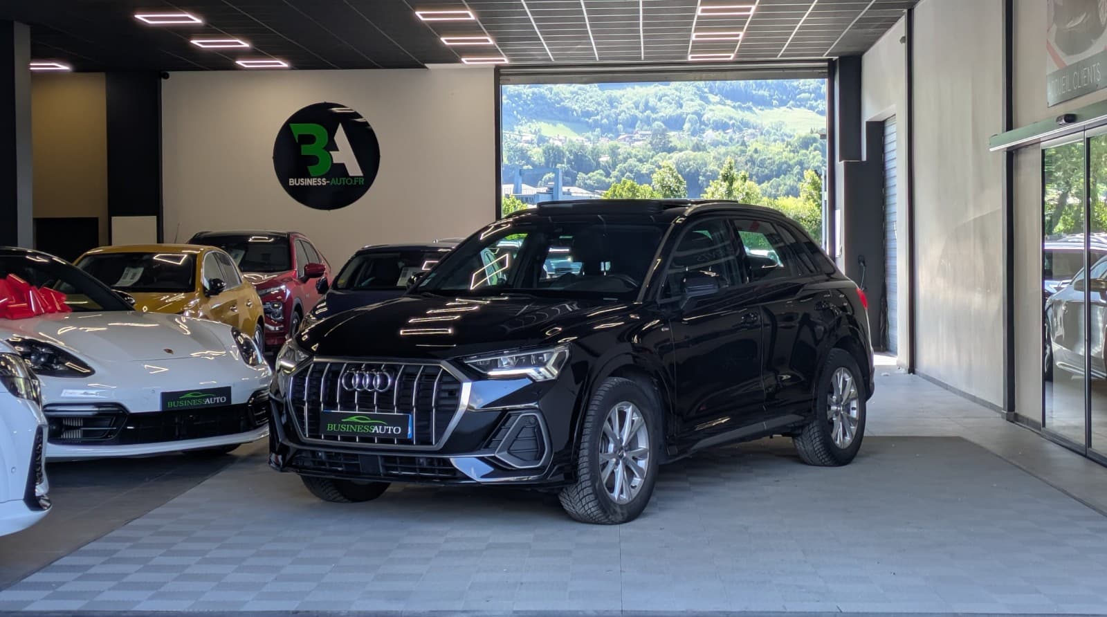 AUDI Q3