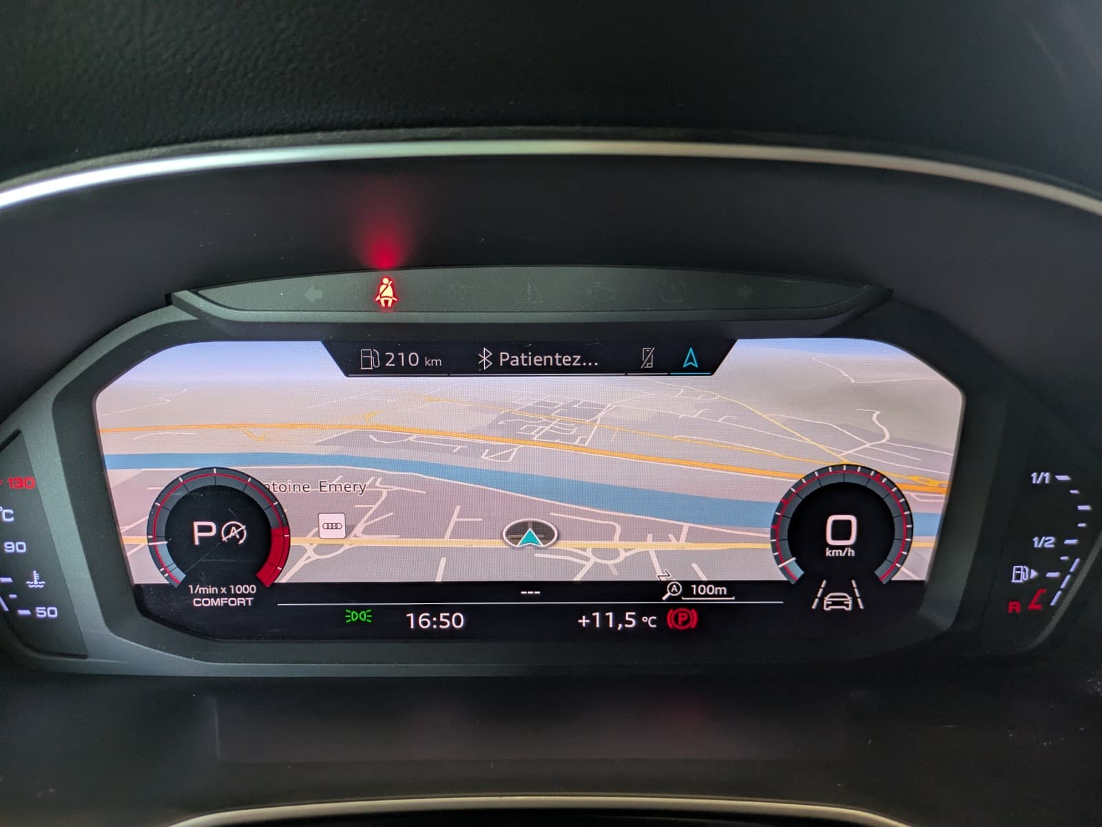AUDI Q3 40 TFSI 190cv S tronic 7 Quattro S line / Toit Ouvrant / GPS / CarPlay / Caméra de recul / Drive Select — photo 12