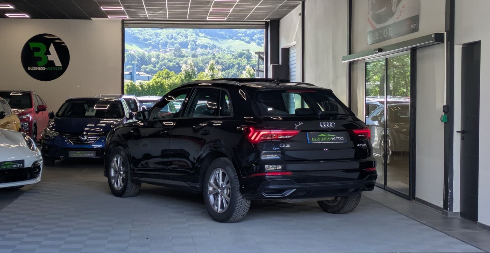 AUDI Q3 40 TFSI 190cv S tronic 7 Quattro S line / Toit Ouvrant / GPS / CarPlay / Caméra de recul / Drive Select — photo 10
