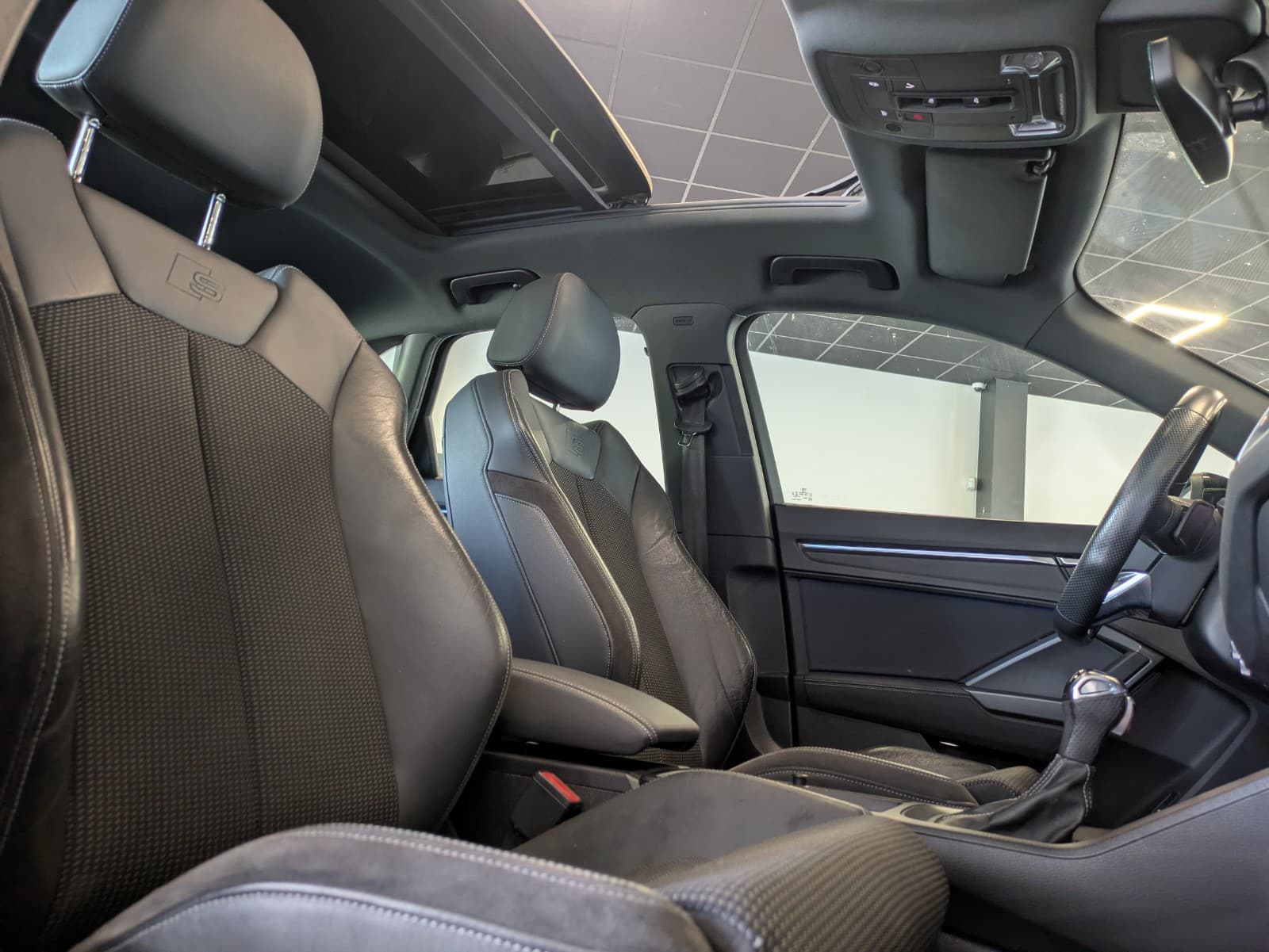 AUDI Q3 40 TFSI 190cv S tronic 7 Quattro S line / Toit Ouvrant / GPS / CarPlay / Caméra de recul / Drive Select — photo 5