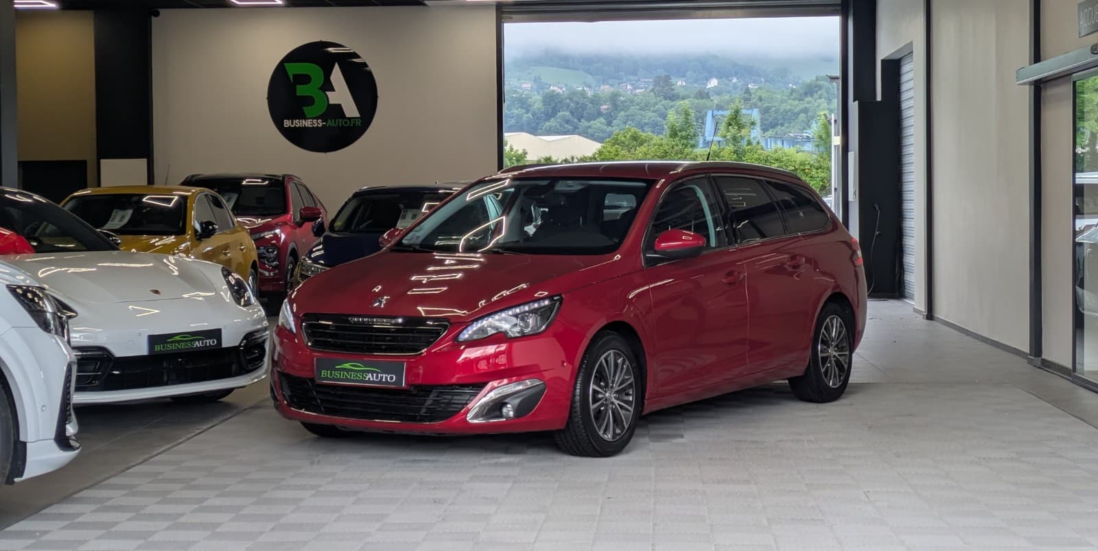 PEUGEOT 308