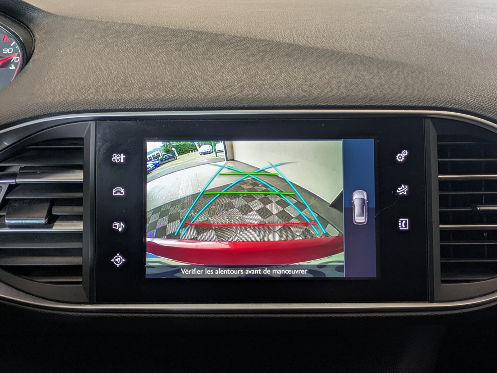 PEUGEOT 308 1.2i 130cv S&S BVM6 Allure / GPS / Caméra de recul / Bluetooth — photo 8