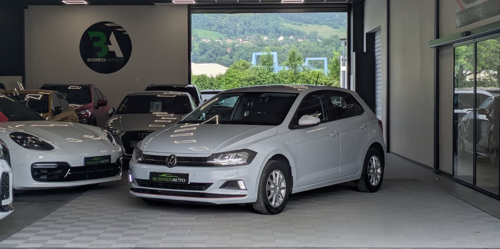 VOLKSWAGEN POLO