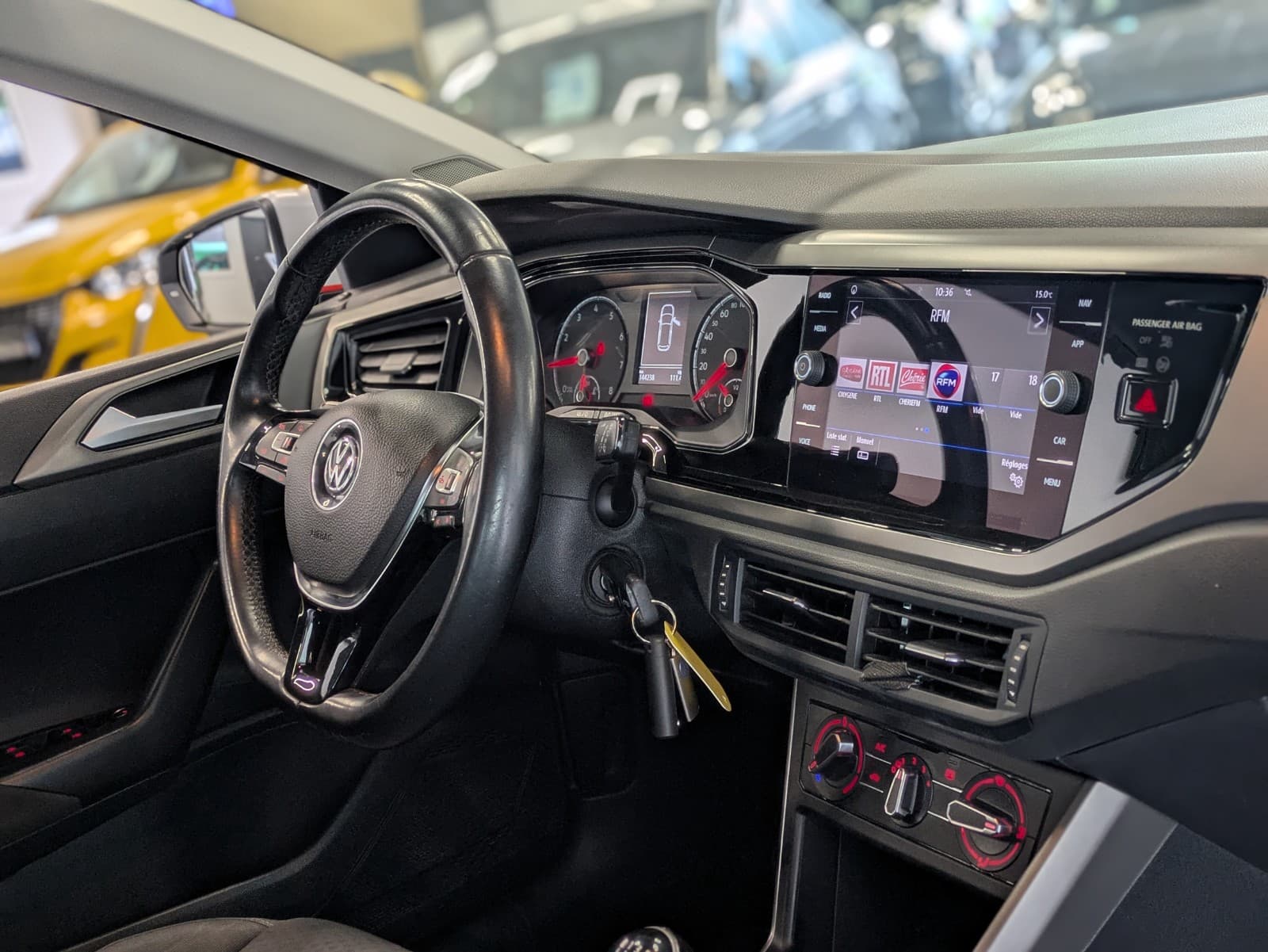 VOLKSWAGEN POLO TSI 95cv Confortline / GPS / Bluetooth / Crit'Air 1 — photo 4